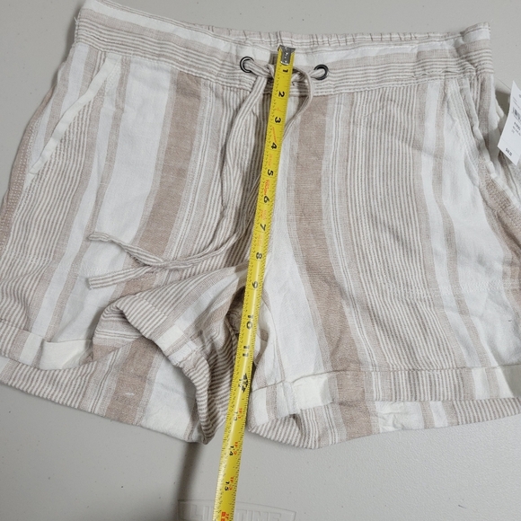 Per Se NWT Living In Lonen Shorts. - Picture 6 of 8